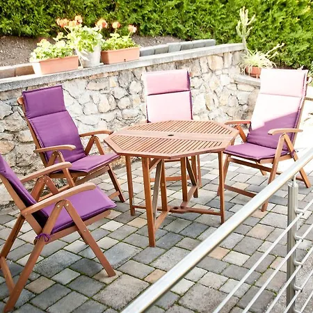 Storchennest Mit E-ladestation Waldshut-Tiengen